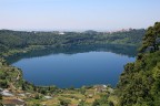 Panoramica del lago di nemi.

Dati di scatto

EOS 5D + Canon 24-70 f2.8 L a 42mm
TV 1/125
AV f10
ISO 100