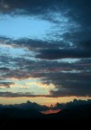 L'alba di un nuovo giorno o il tramonto di questo?
Tutto dipende da dove ti trovi: il tramonto di qualcuno e' l'alba per qualcun altro.