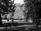 spesso le persone anziane per passare il tempo si ritrovano al parco per quattro chiacchere...

Critiche e commenti sempre ben accetti!