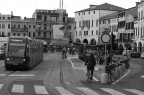 Uno scatto in Prato della Valle durante un pomeriggio pungente...ero appena stato rapito dalla visione della mostra di Giovanni Umicini e mi son messo in bianconero a scattare...