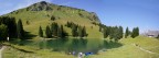 Panoramica del lac retaud, uno dei tanti piccoli laghetti svizzeri. Questo si trova nel cantone di Vaud.
Purtroppo dati i limiti del forum l'immagine risulta un po' piccola per apprezzarla al meglio. 
La foto  stata creata con l'unione di tre foto.