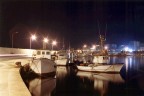 Agosto 1995. Scambiando due chiacchiere con dei pescatori ne approfittavo per scattare qualche foto.-
