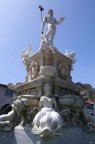 La copia del monumento in P.zza del Nettuno a Bologna a Palos Verdes USA
Olymous SP 550