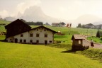 Scattata molti anni fa. Ora mi sembra che questa bella casa non c' pi e nemmeno il magnifico prato.