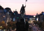 Foto scattata a luglio 2007 dall'alto della piazza....
San Venceslao domina Praga