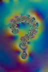 Punto interrogativo virtuale