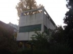 ciao, sn nuovo, x una tesi di laurea in architettura ambientale devo fare delle belle fotografie a questo edificio qua. visto che sn nuovo e nn capisco nulla di fotografia, voi che obiettivo mi consigliereste di usare?? grazie mille, vi allego la fotografia fatta con una semplice digitale..