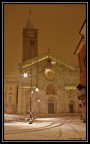 Uno scorcio di Piazza Duomo con la Cattedrale durante la nevicata in questi giorni, ormai succede talmente di rado di vedere la neve qui che non si pu perdere l'occasione di scattare un po'