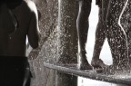 nel vivere il nostro tempo, ci sfugge quanto accada in un solo istante.
