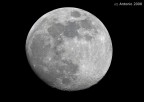 Luna a fuoco diretto con Eos 10D su telescopio Newton 130/1000.