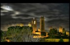 San Gimignano in una veduta notturna sotto la luna piena.

18mm  1/30sec.  f11