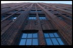 Un grattacielo nel quartiere di Chinatown a New York.... Prima foto su architettura e paesaggi urbani. A voi le critiche.