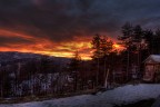 350d + Sigma 15mm FE @ f/8, 1/3, iso100, raw. Io appoggiato a un tavolo di fronte alla mia casa in campagna a Tiglieto. Erano quasi le 7 di sera, 10gg fa circa...