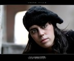 :: JEUNE FILLE...