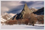 Attrezzatura: Canon Eos 400D, Canon EF-S 18-55, treppiede. Unione di 4 scatti verticali. (il file ad alta risoluzione  quasi 22 Mpxl!!)

La Rocca Provenzale  un anomalo, gigantesco sassone a forma di cono e si trova in alta valle Maira, appena dopo la borgata Chiappera, che  l'ultimo centro abitato (si fa per dire!) della valle. 

Grazie in anticipo se vorrete commentare,
Paolo