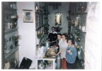 Questa foto  stata scattata ad agosto 2000 durante un pellegrinaggio a piedi da Alfedena a Roma(Tor Vergata) in occasione della Giornata Mondiale della Giovent, durante il percorso a piedi il Sindaco di Opi neg ospitalit ai pellegrini i quali sotto un nubrifagio estivo si dovettero rifugiare all'interno del Cimitero di Opi, sotto la supervisione del locale comando dei Vigili Urbani.