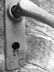 Una vecchia maniglia di una casa del mio paese.
Macchina fotografica usata: Olympus mju 400 digital
Data: 24 febbraio 2008