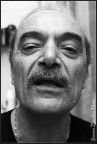 MiO Padre mentre mi faceva il solito cazziatone e invece di ascoltarlo lo fotografavo.... cogliere questi momenti sono i più belli... parlano di vita reale.... Simone