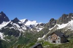Vista dal Rifugio Sustli,in Svizzera,dopo il Traforo del S.Gottardo,si prosegue per il Passo del Susten,in un oretta a piedi si arriva a queta magnifica vista