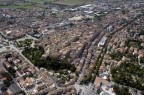 Ho scattato questa foto dal mio aereo ma non riesco a capire di che citt si tratta. Chiedo aiuto se qualcuno la riconosce. Presumo sia tra la puglia e l'emilia romagna
