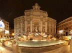 Ecco una bella pano della fontana di Trevi in ROma fatta verso le 2 di notte almeno nn c'era nessun Jappo della situazione che facesse foto a valanga!!!! Sono 2 righe da 6 foto fatte in RAW poi convertite in TIFF rispettivamente in +1 0 -1 ev e poi unita in HDR per sfruttare  tutte le tonalit del RAW. Fatta con la mia Fuji s6500