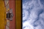 una visione delle scuderie che mi era sfuggita ... :) Un po' di postwork in photoshop per contrastere i colori , blu del cielo e le nuvole. poco poco x. 
Attrezzatura: canon 400D, obiettivo 28-135 IS, F13,  1/200 con flash.