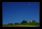 La luna sulla collina