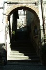 Chi scende, chi sale! Chi scende, chi sale!