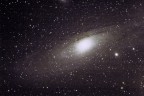 La "nebulosa" di Andromeda
31 pose da 30s 1600 iso
eos 300d, skywatcher 750/150
somma delle foto e rimozione dark frame in photoshop CS
fotoritocco in the gimp