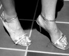 la scarpa pu essere un mezzo di forte seduzione, dipende dal piede che vi  dentro