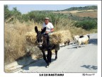 Lu zu Bastiano l'ultimo anziano in paese che ancora quando si incontra ci fa rivivere momenti ormai passati.