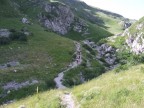 e' lunga e in salita la strada verso i laghi di pilato