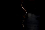 Ho reso questa foto volutamente minimalista. Volevo sottolineare soltanto profilo, come una sottile linea che separa il mondo interiore da quello esteriore.
Ovviamente, spero in commenti e suggerimenti.