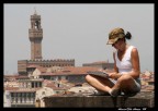 Manuela inconsapevole...ritratta in fase lavorativa...sotto il sole asfissiante fiorentino...in una lunga, stancante, ma meravigliosa settimana...