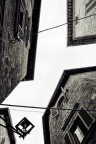 Geometrie su cielo bianco