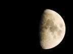 La Luna, scatto classico. 
Corpo: Canon 400D ottica: Sigma 100-300