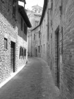 Vicolo nel centro storico di 
Sarnano (MC)