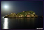20 - 08 - 08 Acitrezza nel porticciolo vecchio la Luna mi aiuta a scattare questa foto