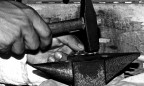 Un maestro all'opera in una antica arte