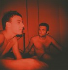 scattata con la mia Holga 120 cfn e svuluppata in x-process.  veuto fuori uno strano effetto ma a me non dispiace per niente conferisce alla foto un'atmosfera inusuale.
