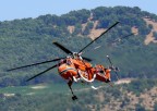Mezzo aereo utilizzato allo spegnimento di un incendio