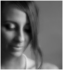 Un primo piano creato solamente con la luce di una finestra e in post produzione con un filtro che d morbidezza all'immagine.