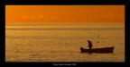 Il tramonto, il mare e il pescatore