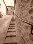 Voglio correre ,voglio andare via questa non  casa mia.... cantava Franco Simone!....