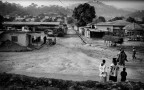E' un grosso centro, pi di un villaggio, nel cuore della Guinea Forestale. E' il crocevia di tutti i vari commerci della zona (caff, banane, vari prodotti agricoli, ma anche oro e diamanti)