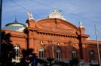 Ecco una foto del bellissimo teatro Petruzzelli, finalmente ricostruito ma non ancora riaperto!!!
