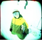 Scatto realizzato con Holga + rullo Kodak iso 100
Crossprocessato in fase di sviluppo.

Nessuna post produzione