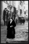 per te che entri in chiesa piano..e pensi al mondo ormai per