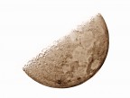 una nuova versione di una foto della Luna gi postata qualche giorno fa.