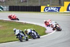 Brno, MotoGp 2005
Canon EOS 20D - Sigma 70-200mm f/2.8
1/1600
f/2.8
iso 100
focale 200mm